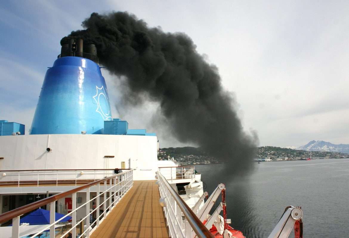 Pollution ports bateaux au quai